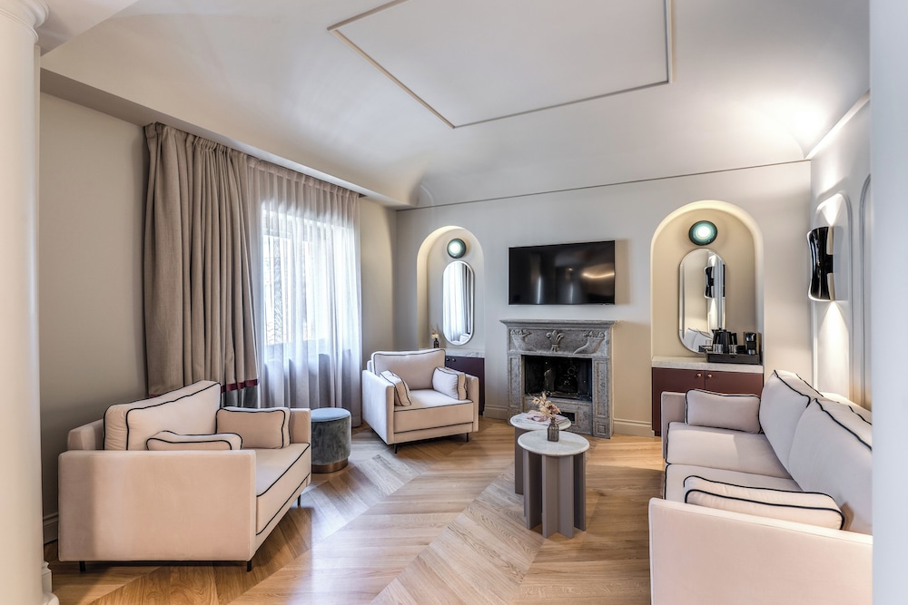 Dimora Coppelle Adults Only — 4-Star Luxury Hotel in Rome, Italy