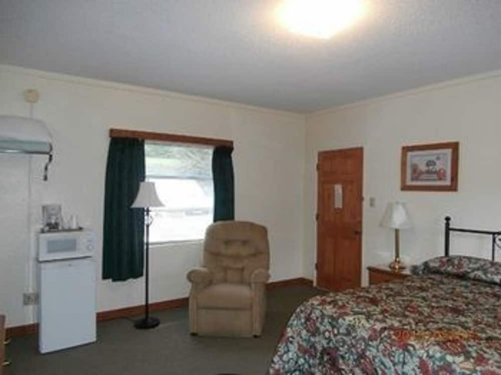 Riverbend Lodging - photo 8