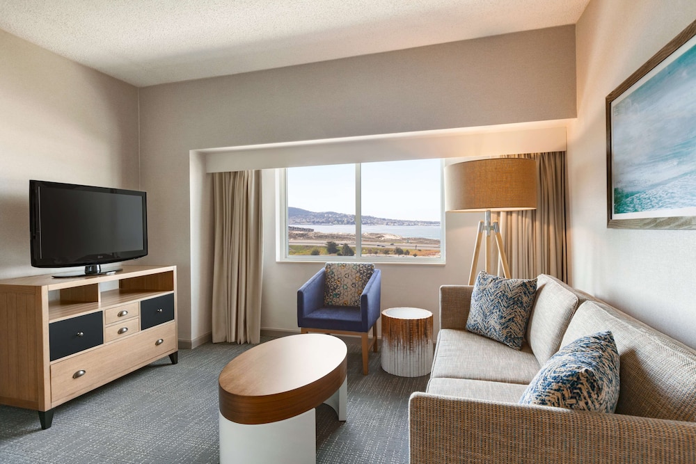 Embassy Suites by Hilton Monterey Bay Seaside - photo 26