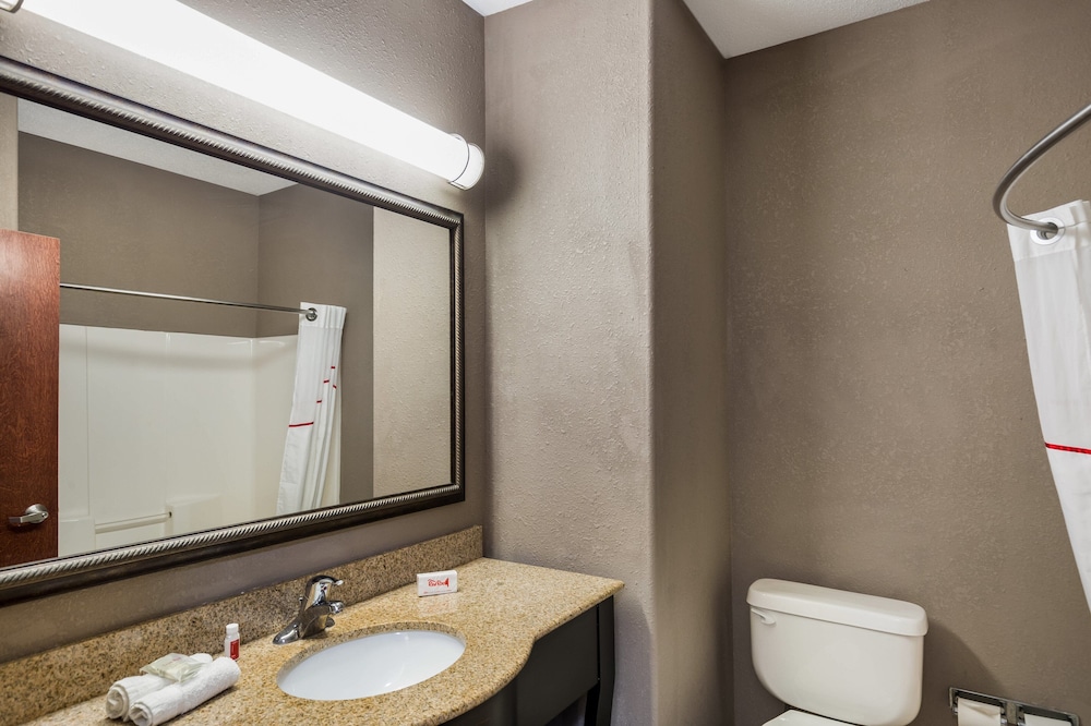 Red Roof Inn & Suites Bloomsburg Mifflinville - photo 22