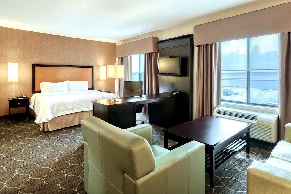 Hampton Inn & Suites Parsippany North - photo 12