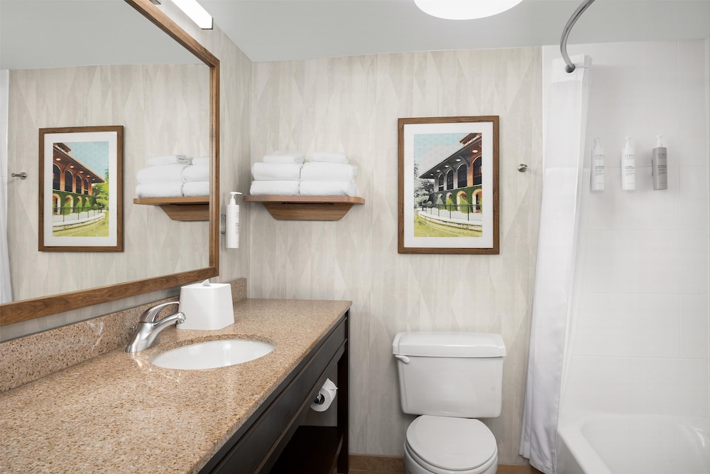 Hampton Inn Fayetteville Fort Bragg - photo 14