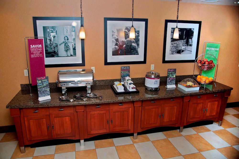 Hampton Inn Evanston - photo 43