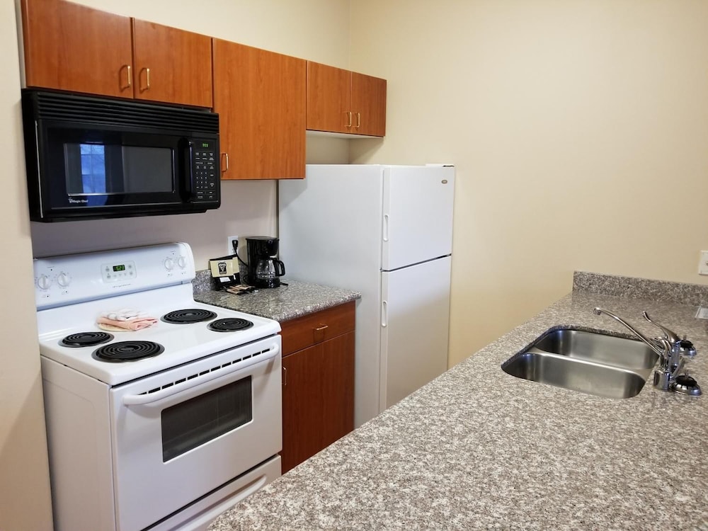 Grand View Inn & Suites - photo 16