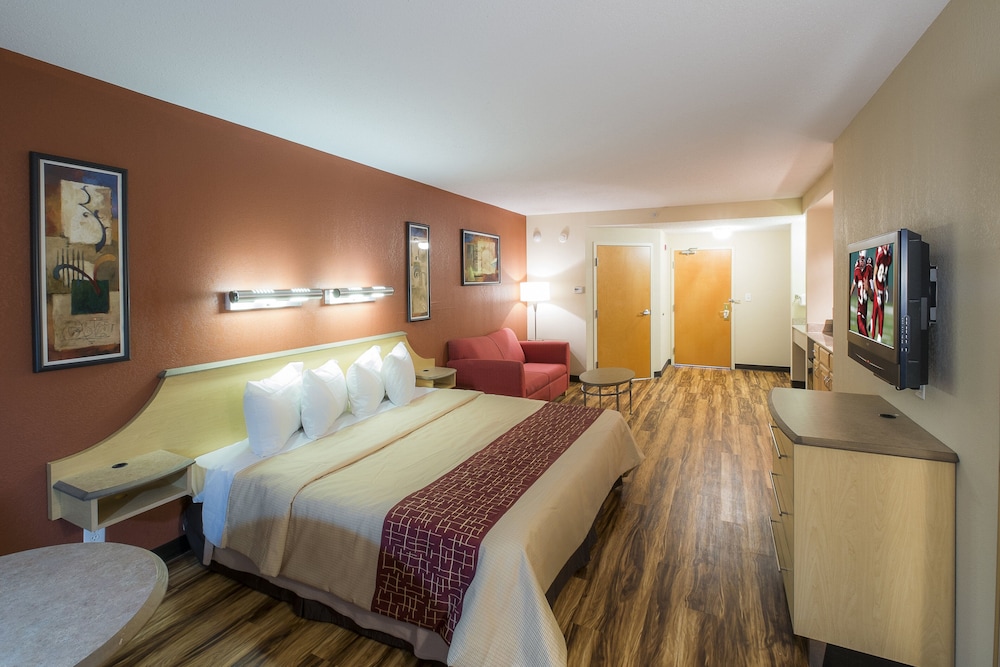 Red Roof Inn & Suites Philadelphia Bellmawr - photo 14