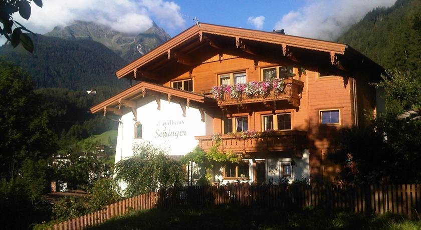 Landhaus Seiringer Apartments — 4-Star Luxury Hotel in Finkenberg, Austria