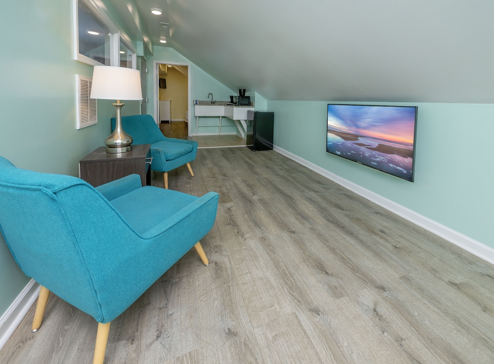 Commander Beach House Hotel - photo 18