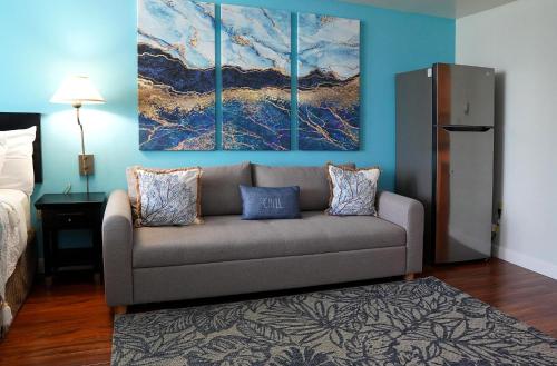 Glamorous Bay View Studio In The Heart Of Grove in Miami, United States