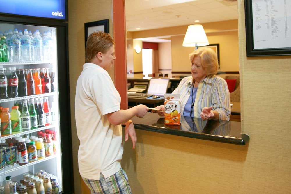Hampton Inn Dade City Zephyrhills - photo 23
