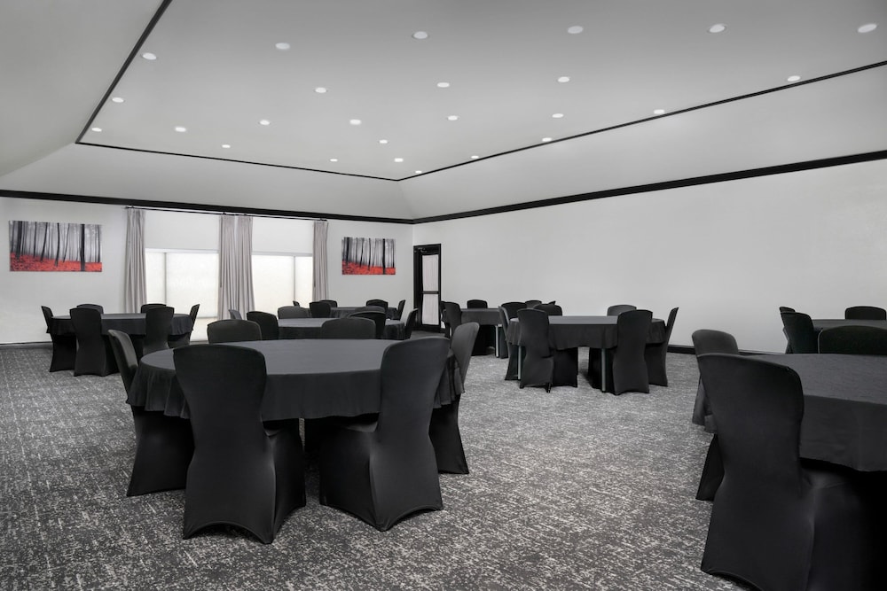 TownePlace Suites Dallas DeSoto - photo 34