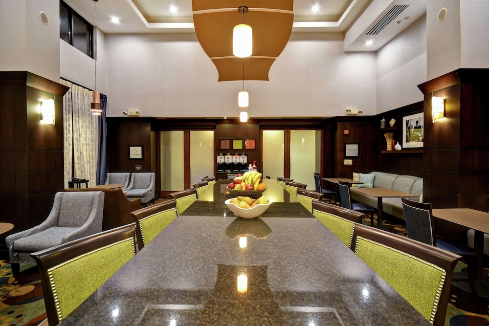Hampton Inn & Suites Detroit Canton - photo 9