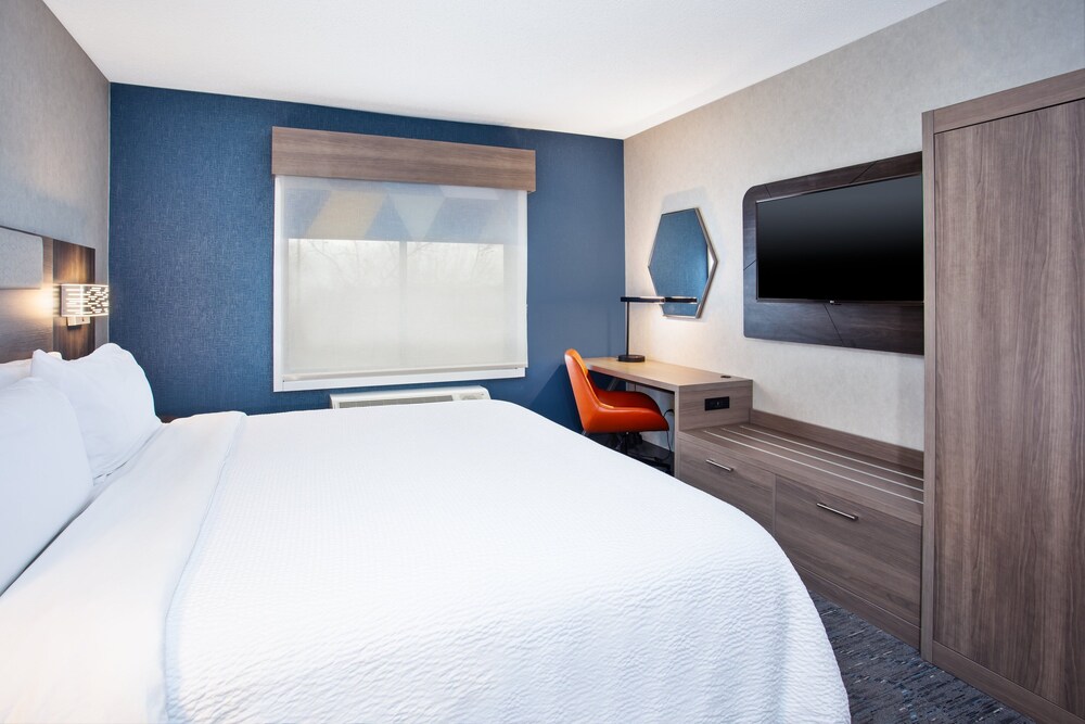 Holiday Inn Express Hotel & Suites Belleville by IHG - photo 30