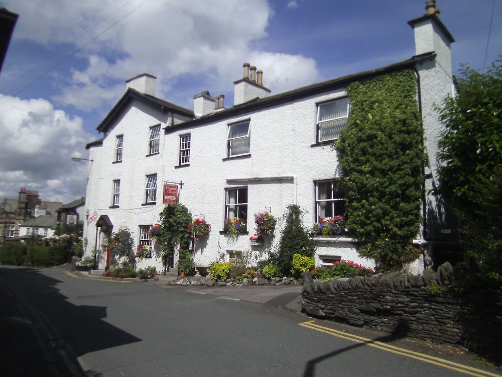Virginia Cottage Guest House — 4-Star Luxury Hotel in Windermere, United Kingdom