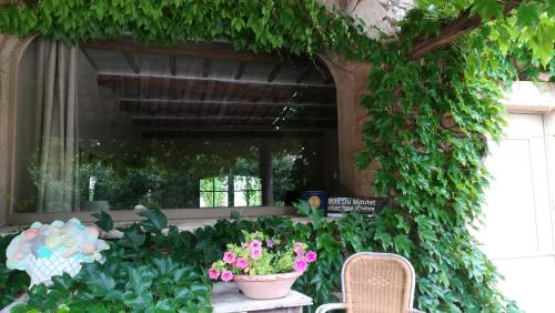 Mas du Moutet - carbon neutral hotel in Avignon
