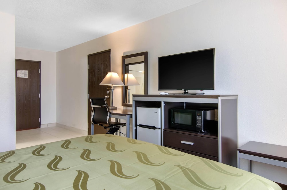 Quality Inn Russell KS - photo 31