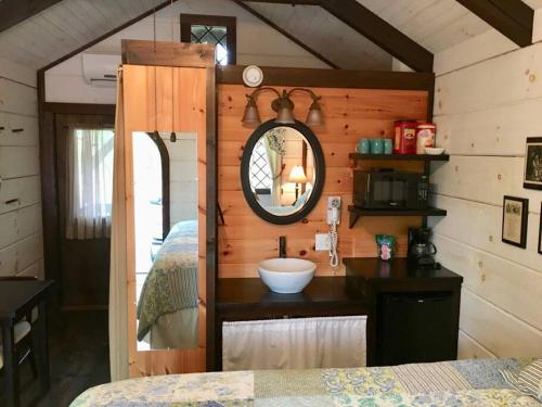 Tiny Home Cottage Near the Smokies #4 Stella - photo 7