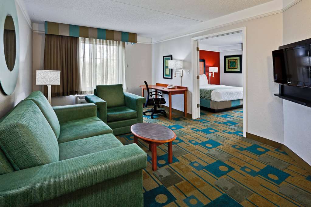 La Quinta Inn & Suites by Wyndham USF - photo 34