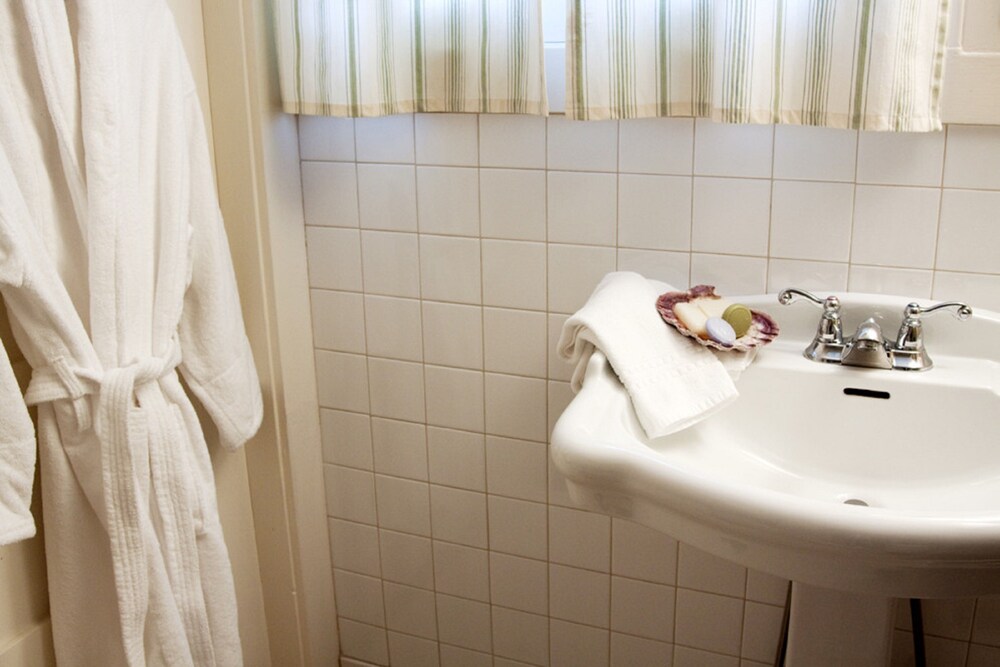 The Scranton Seahorse Inn - photo 32