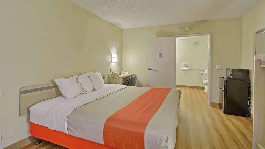 Motel 6 Maple Shade Township NJ Philadelphia Mt Laurel - photo 11