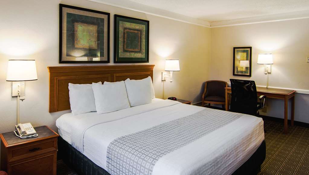La Quinta Inn Lexington Horse Park - photo 22