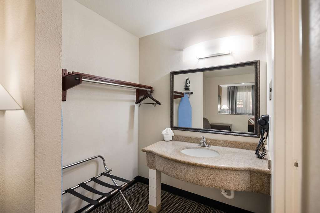 Quality Inn & Suites Lufkin - photo 15