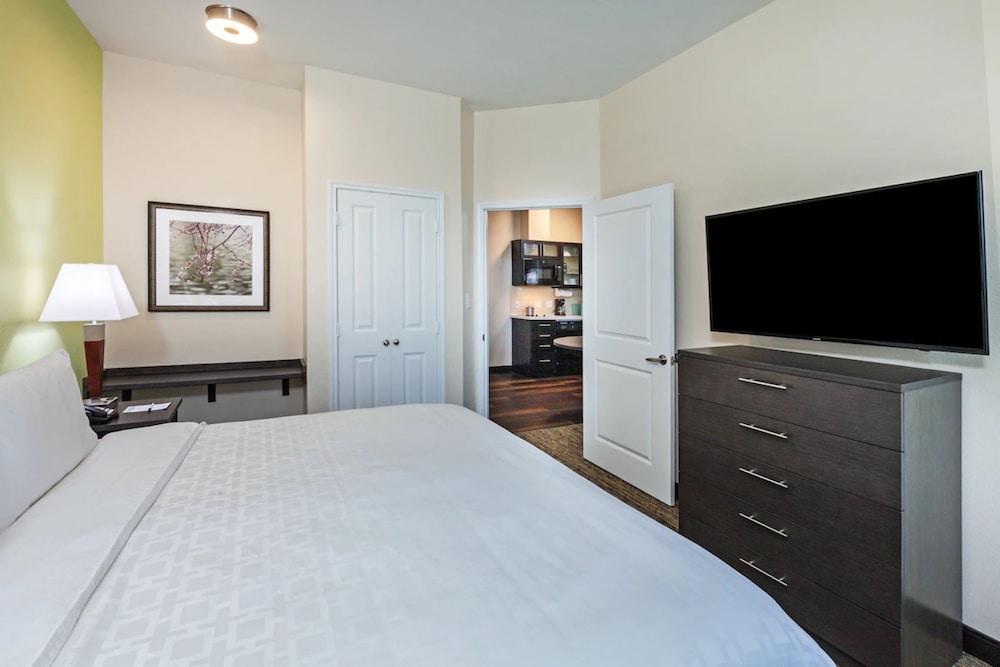 Candlewood Suites Midland SW by IHG - photo 18