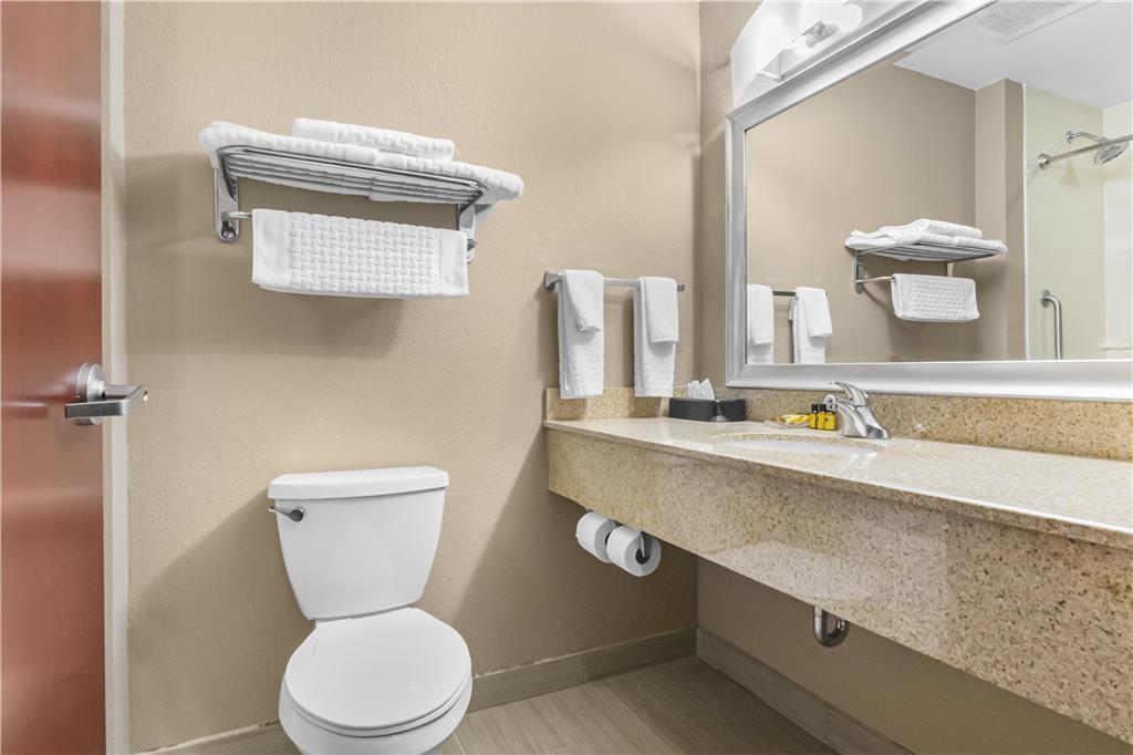 Best Western Plus Hiawatha Hotel - photo 36