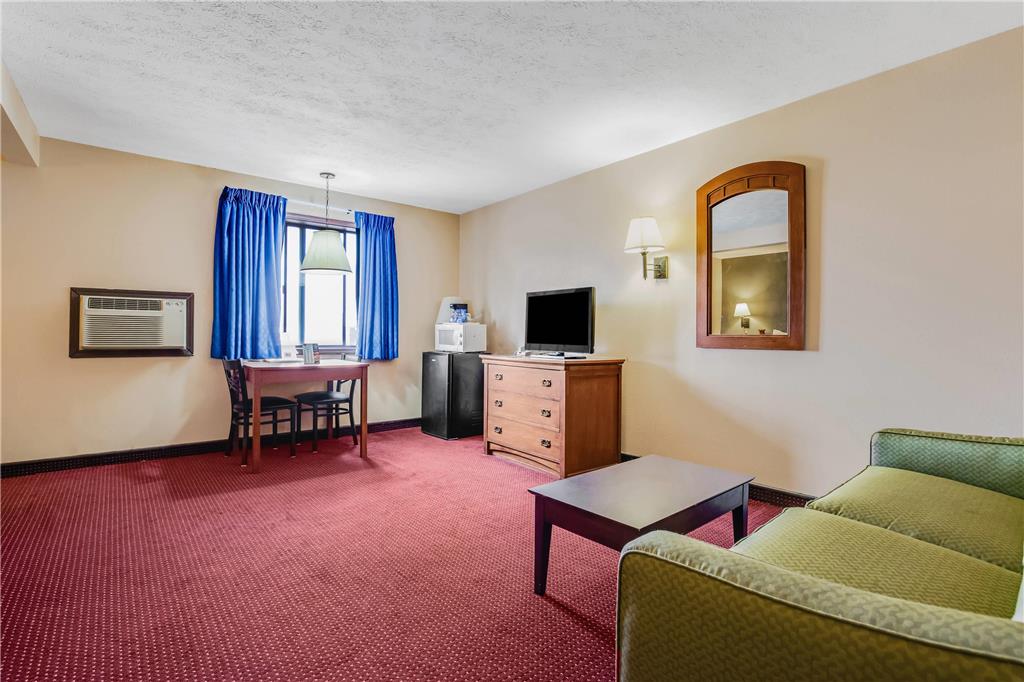 Econo Lodge Junction City I 70 Near Fort Riley - photo 37