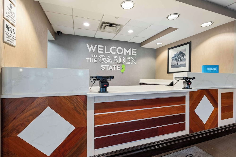 Hampton Inn Ridgefield Park - photo 14