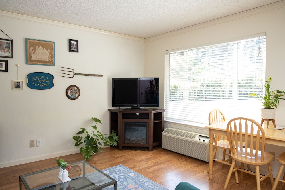 The Occidental Lodge - featured photo