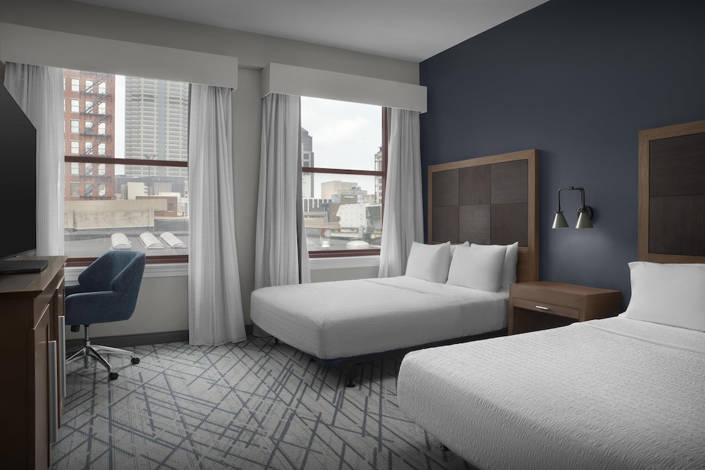 Hampton Inn Indianapolis Downtown Across from Circle Centre - photo 18