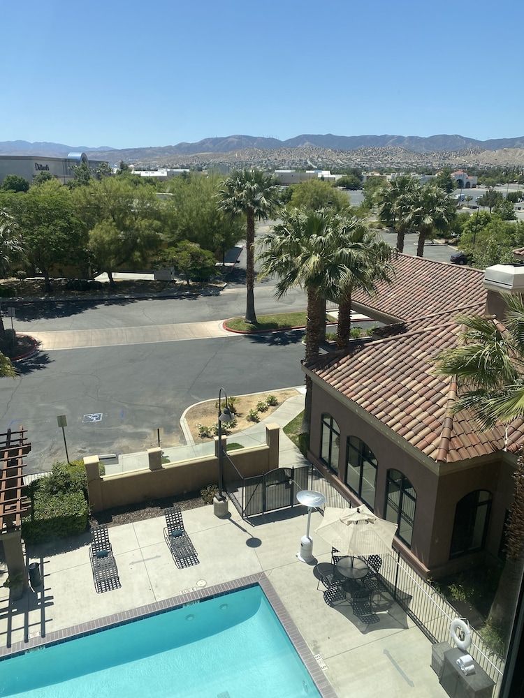 Hilton Garden Inn Palmdale - photo 23