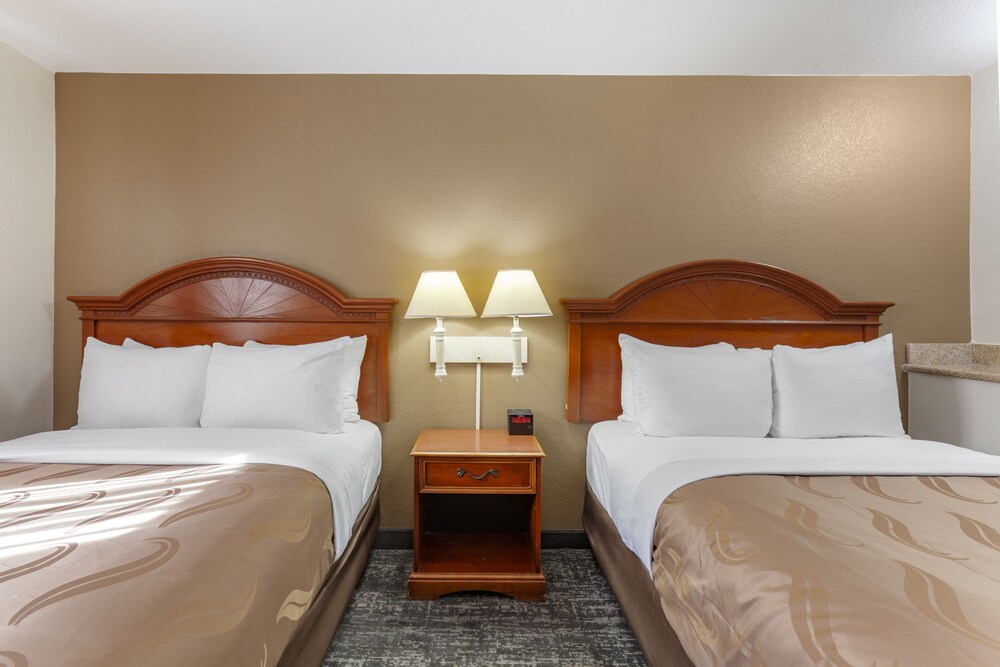 Quality Inn Phoenix Scottsdale West - photo 9