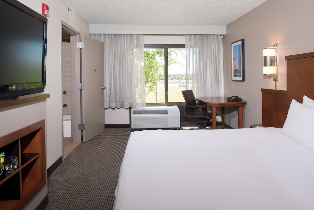 Hyatt Place Dallas North Arlington Grand Prairie - photo 15