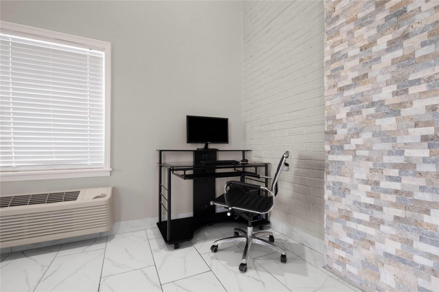 Super 8 by Wyndham Covington - photo 35
