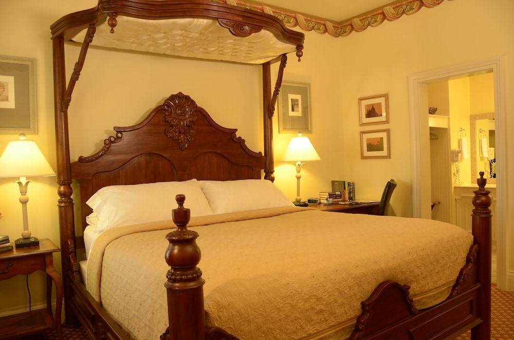 Anchuca Historic Mansion & Inn - photo 6