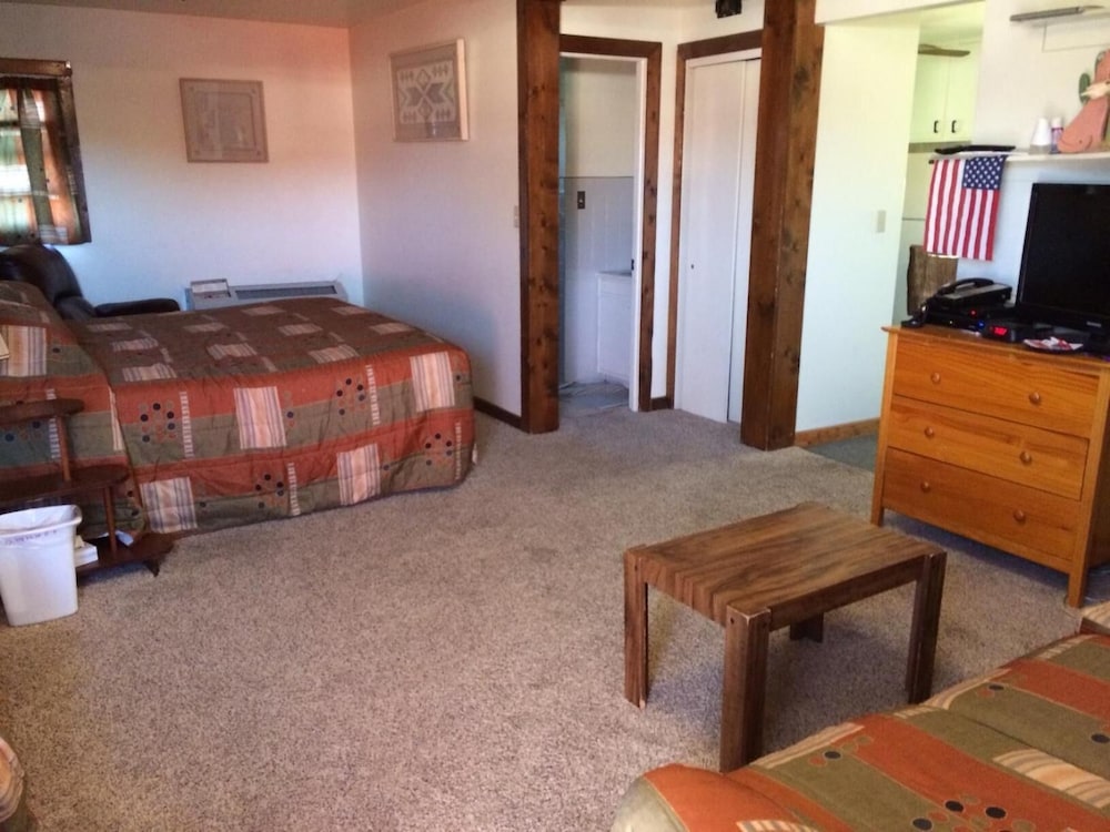 Paintbrush Inn Thermopolis - photo 13