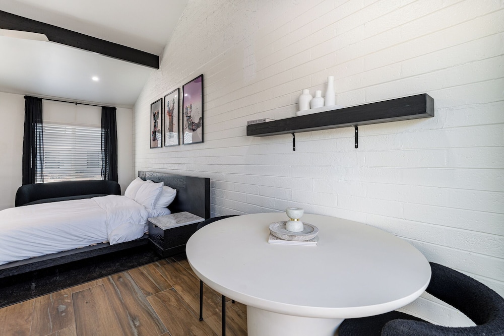 Ash & Ko Boutique Lodging - photo 29