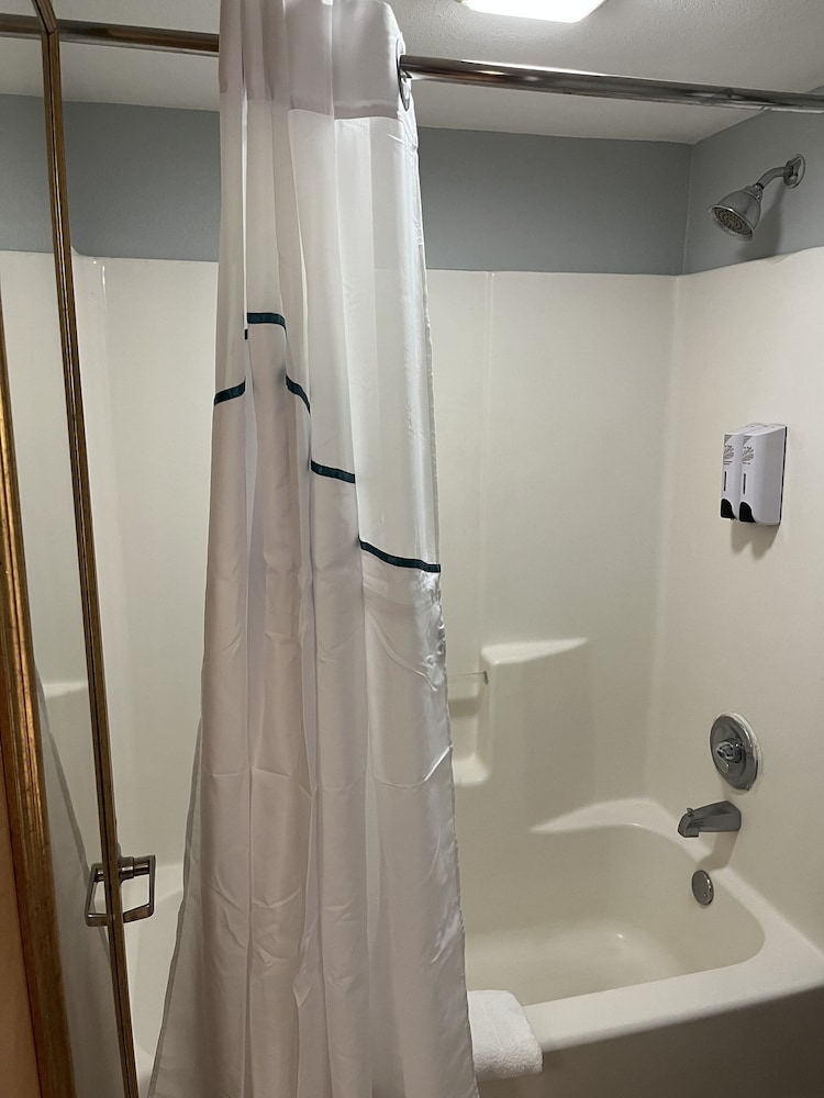 HomeTowne Studios by Red Roof Amarillo West - photo 14