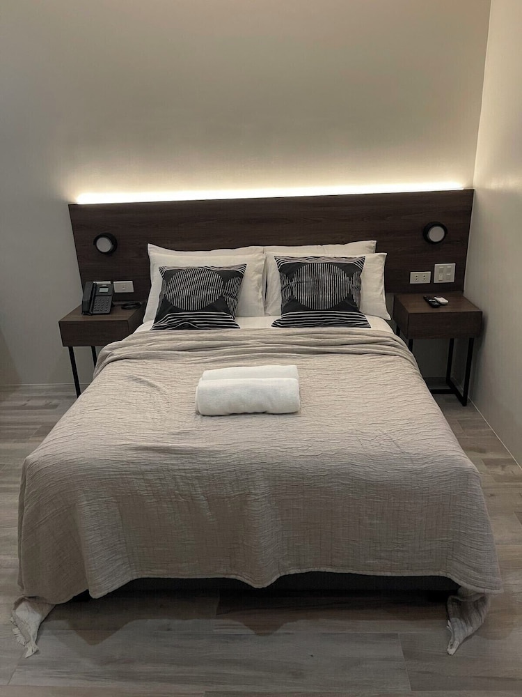 Mango Suites Angeles — Angeles City — photo 3