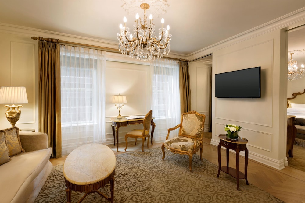 The Plaza A Fairmont Managed Hotel - photo 8