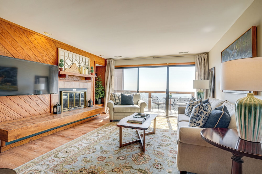Pool Access: Scenic Condo in Wintergreen Resort — hotel in Nellysford