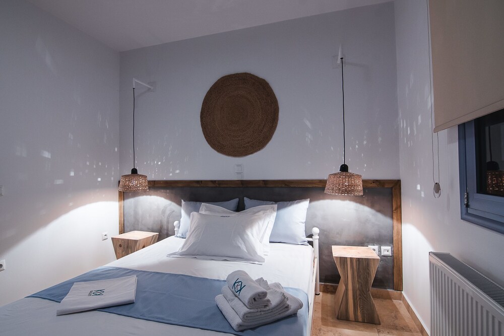 Kallisti Studios - carbon neutral hotel in Skyros
