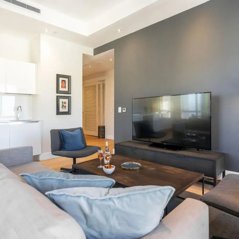Skyline Apartment 2112 In the heart of Cape Town — 4-Star Luxury Hotel in Cape Town, South Africa