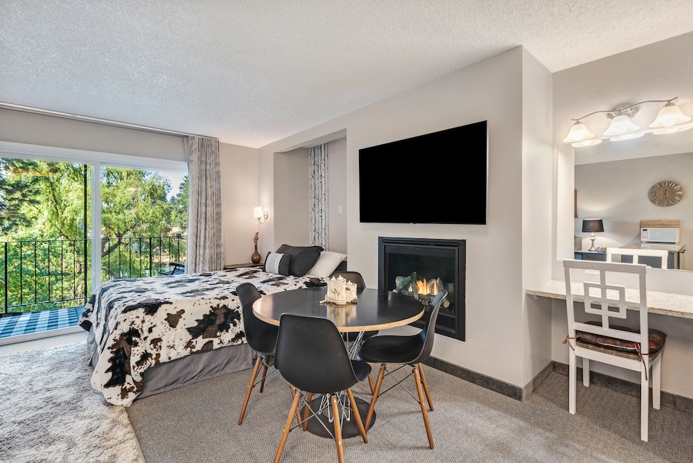 Bend Riverside Inn & Suites - photo 20