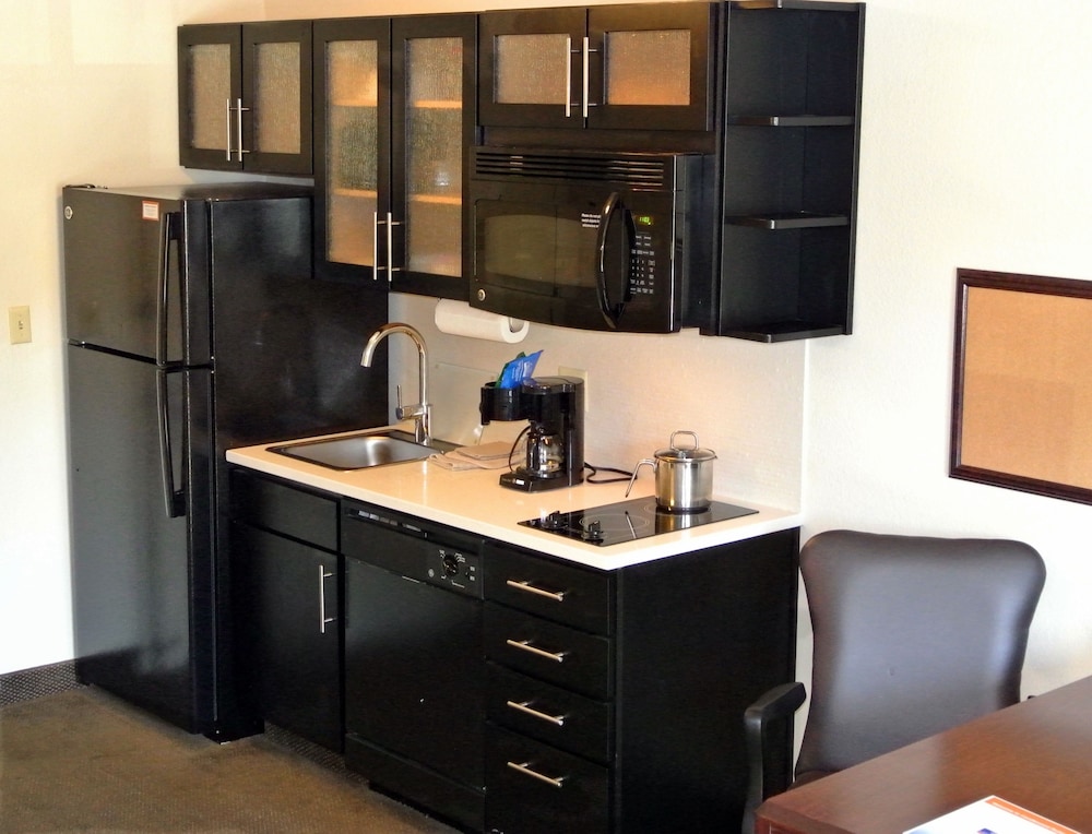 Candlewood Suites Washington Dulles Sterling by IHG - photo 27