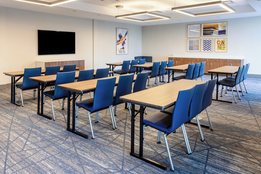 Holiday Inn Express & Suites Benson by IHG - photo 40