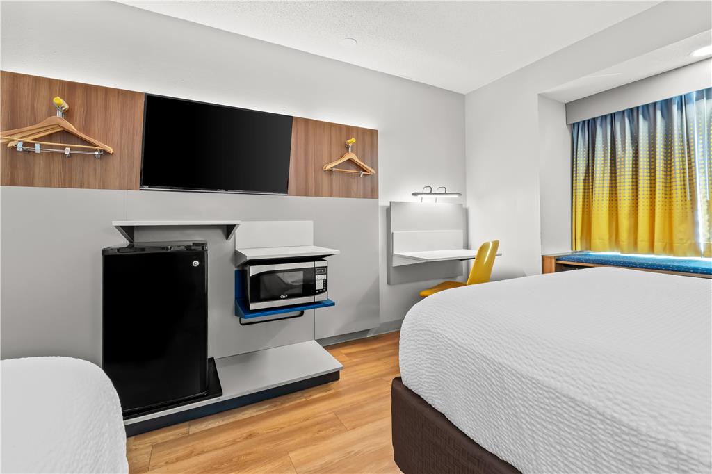 Microtel Inn & Suites by Wyndham Salisbury - photo 24