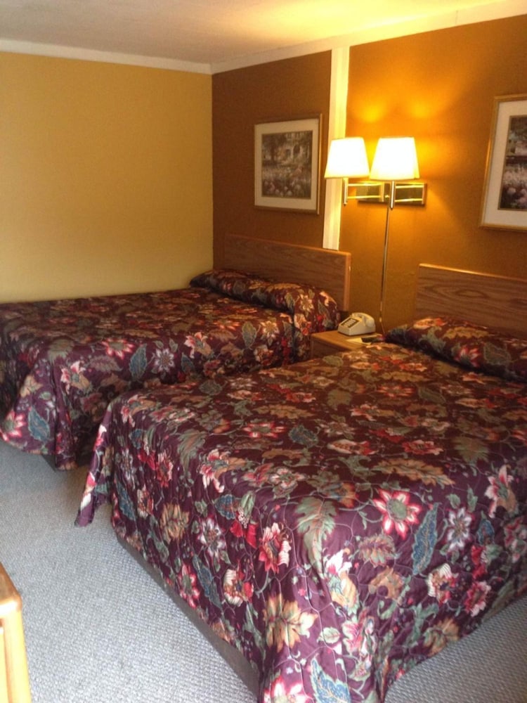 Sportsman Inn and Suites - photo 8