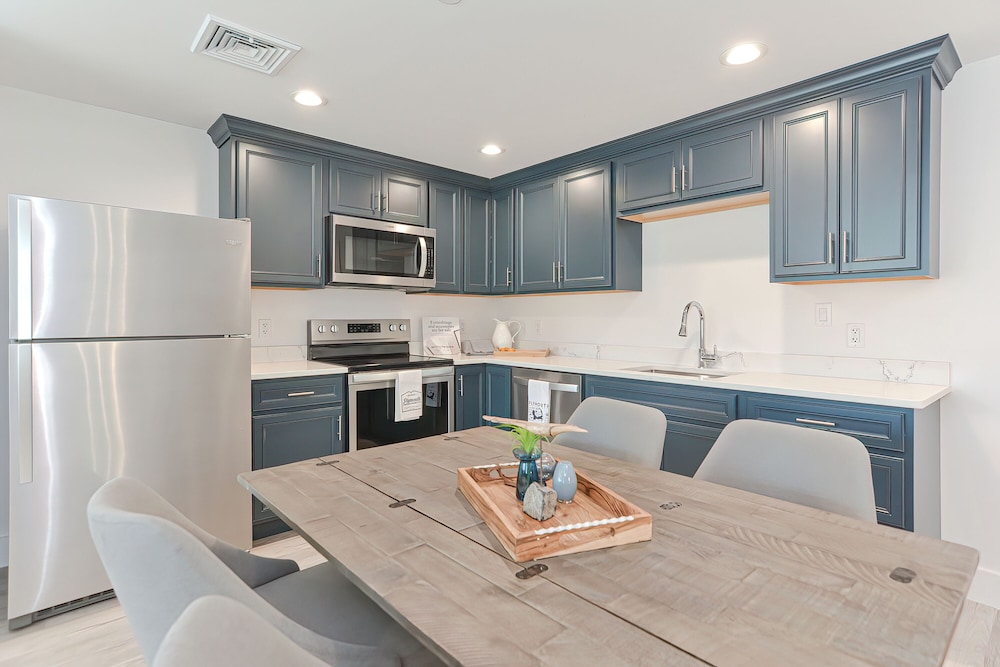 Harbourtown Suites - photo 24